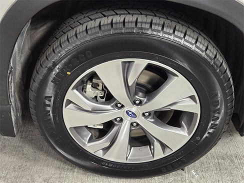 Certified 2021 Subaru Ascent Premium w/ Convenience Package image 9