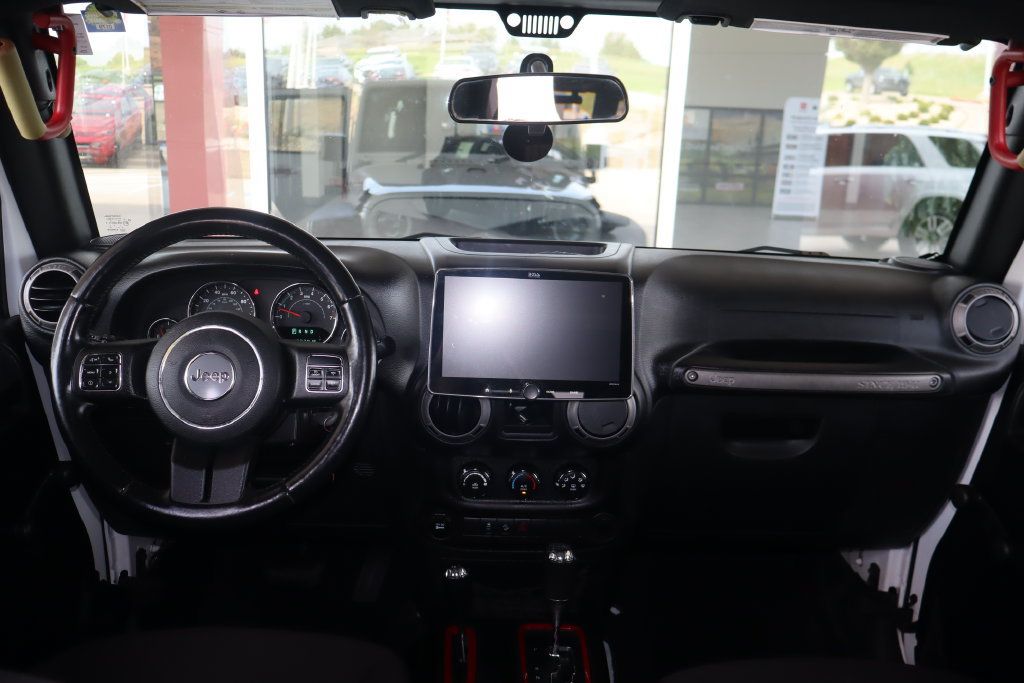 Used 2015 Jeep Wrangler Unlimited Sport w/ Connectivity Group AWD/4WD image 32