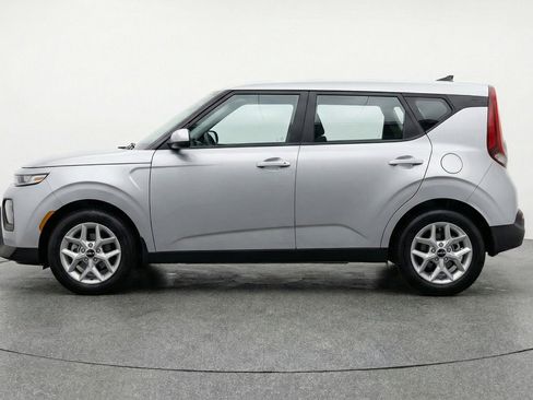 Used 2025 Kia Soul FWD image 5