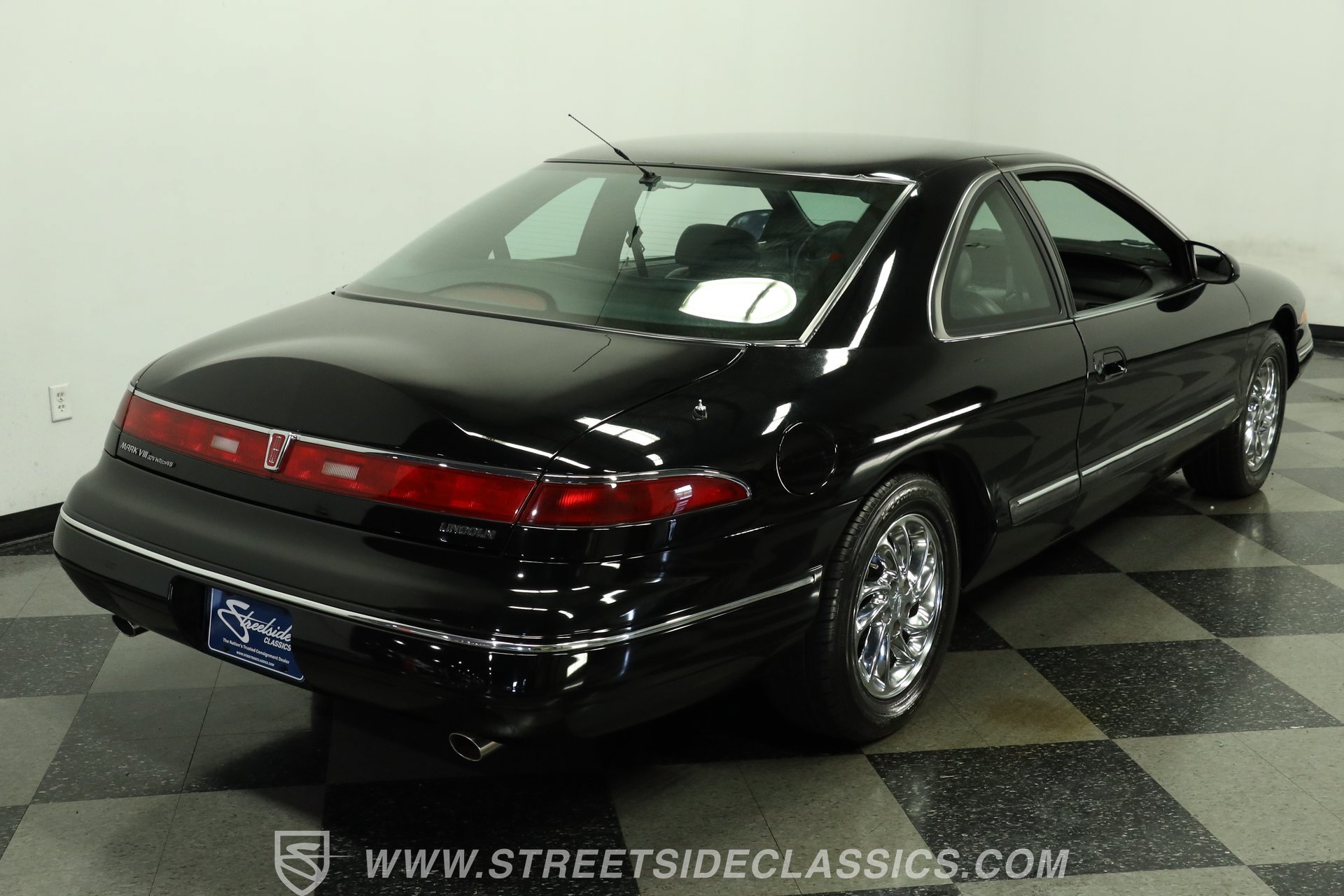 Used 1996 Lincoln Mark VIII RWD image 11