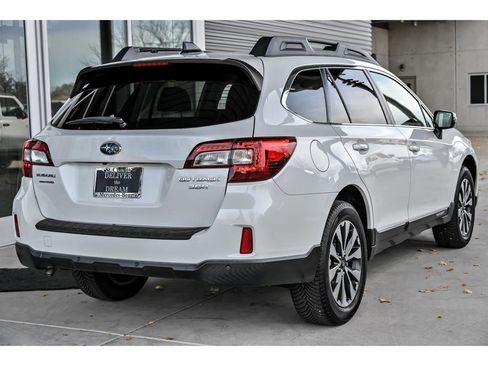 Used 2017 Subaru Outback 3.6R Limited image 8