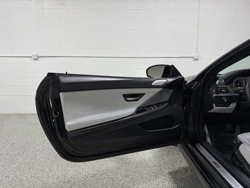 Used 2014 BMW M6 Convertible RWD image 11