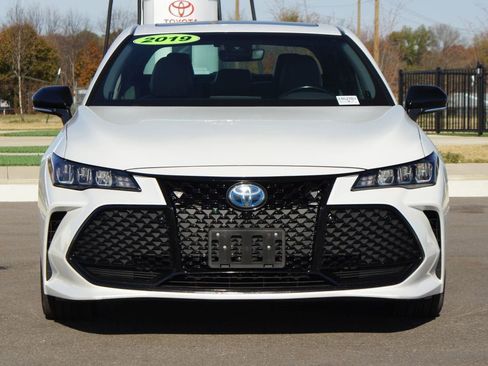 Used 2019 Toyota Avalon XSE image 24
