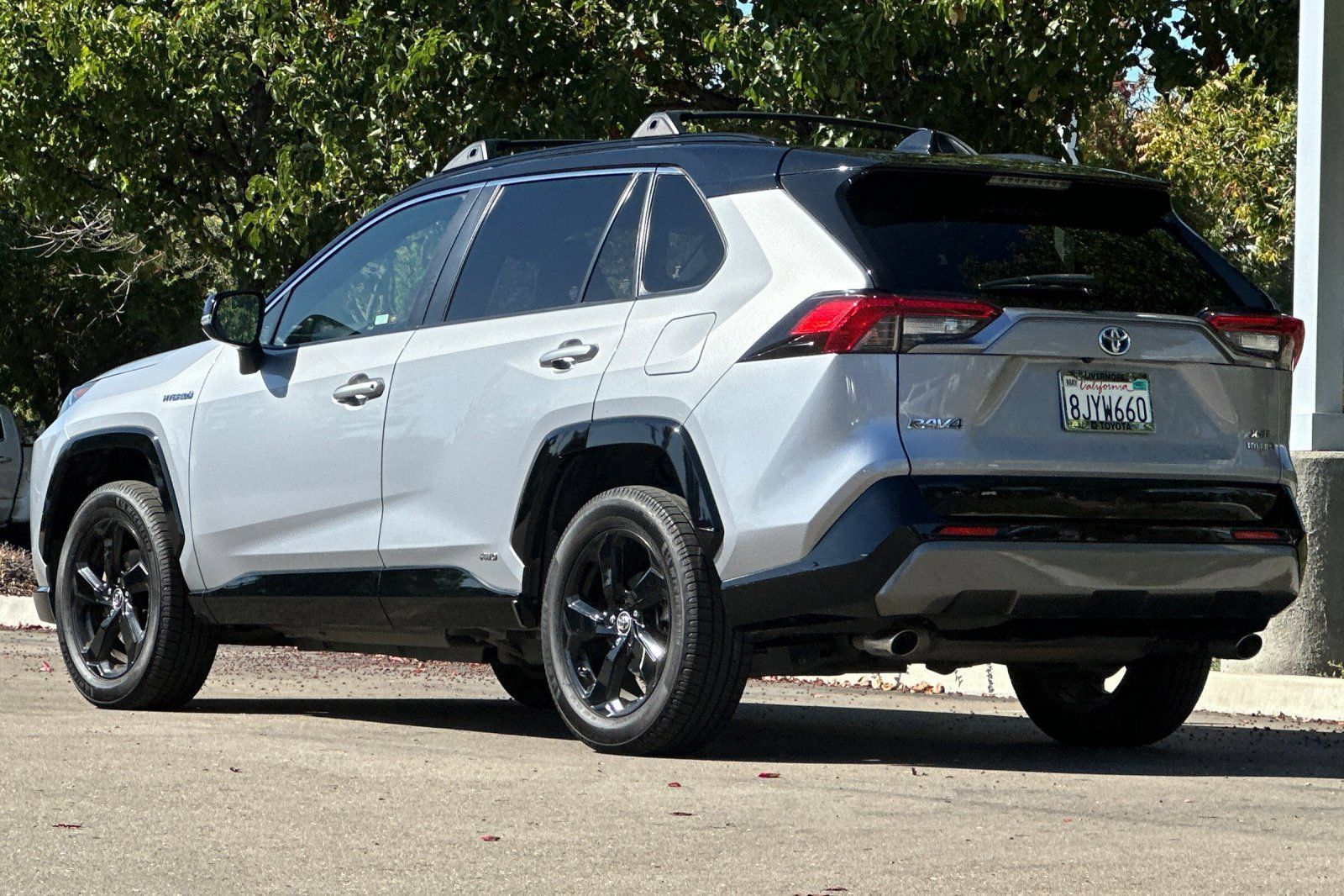 Used 2019 Toyota RAV4 XSE w/ Carpet Mat Package AWD/4WD image 6