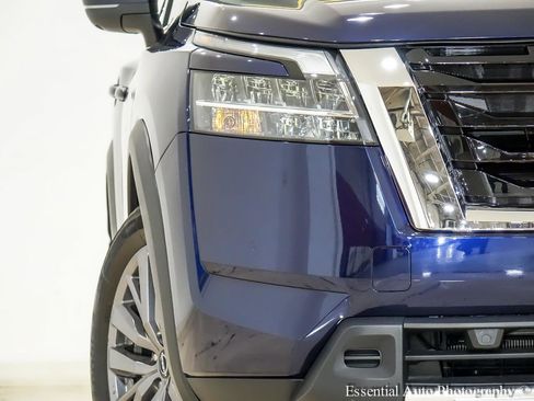 Used 2023 Nissan Pathfinder SL w/ SL Premium Package AWD/4WD image 6