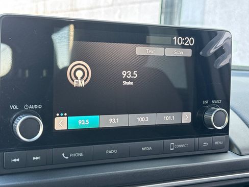 Used 2023 Honda Pilot Sport image 23