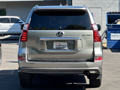 Used 2022 Lexus GX 460 Premium w/ Accessory Package AWD/4WD image 5