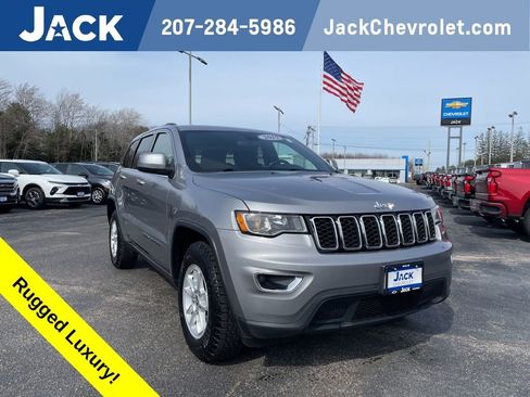 Used 2019 Jeep Grand Cherokee Laredo image 1