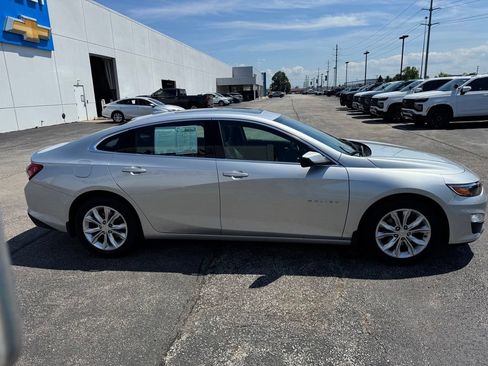 Used 2019 Chevrolet Malibu LT w/ Leather Package FWD image 8
