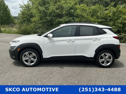 Used 2023 Hyundai Kona SEL w/ Convenience Package FWD image 2