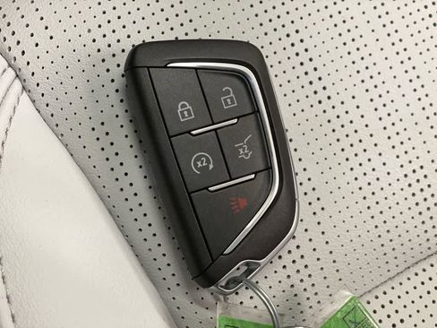 Certified 2025 Cadillac Lyriq Luxury image 28