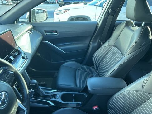 Used 2023 Toyota Corolla Cross XSE image 10