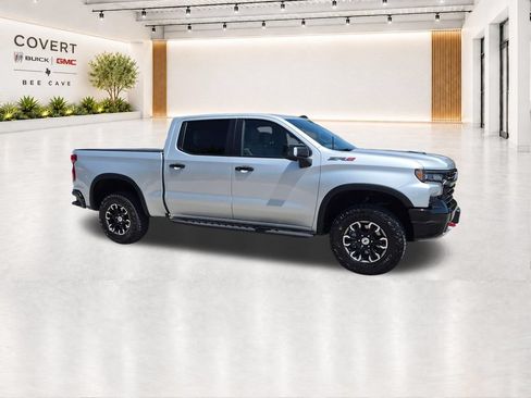 Used 2022 Chevrolet Silverado 1500 ZR2 w/ Technology Package AWD/4WD image 17