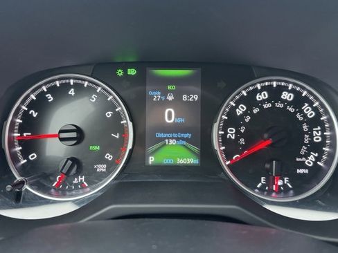 Used 2022 Toyota RAV4 XLE w/ XLE Grade Weather Package image 21