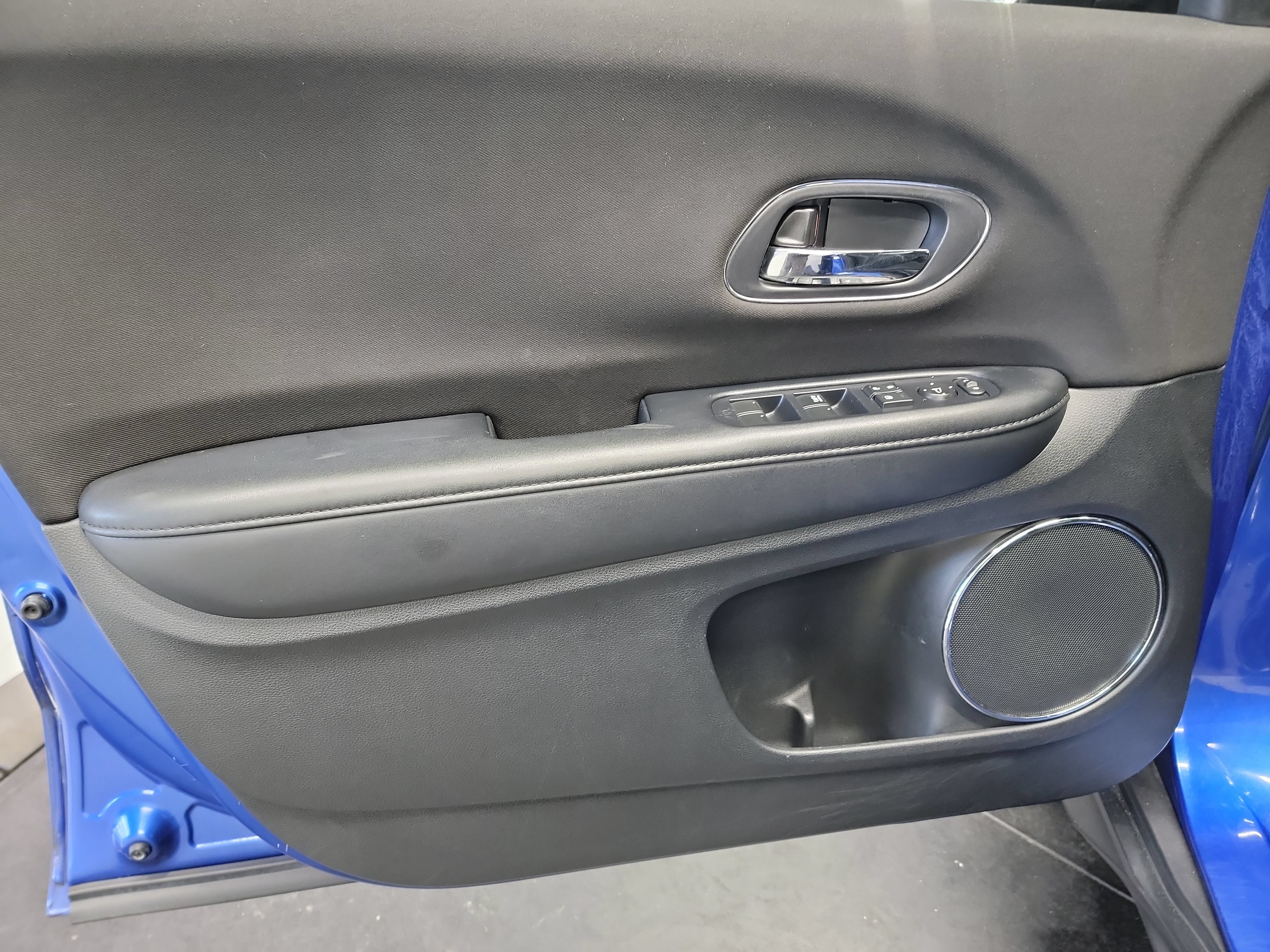 Used 2018 Honda HR-V EX image 13