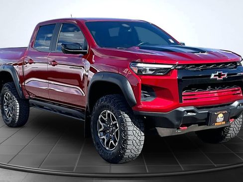 Used 2023 Chevrolet Colorado ZR2 w/ ZR2 Convenience Package III AWD/4WD image 22