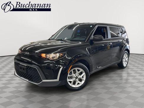 Used 2025 Kia Soul LX w/ LX Technology Package FWD image 1