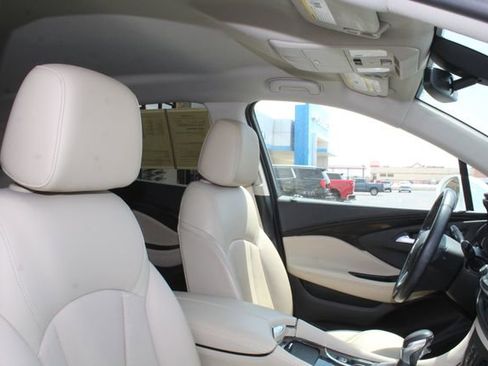 Used 2019 Buick Envision Essence FWD image 14