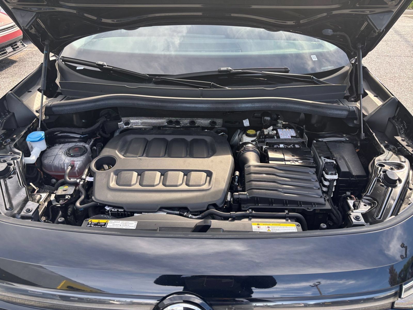 Used 2026 Volkswagen Tiguan SE AWD/4WD image 33