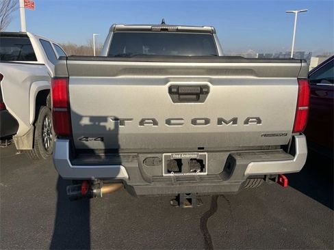 Used 2025 Toyota Tacoma TRD Off-Road image 3