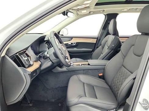 New 2025 Volvo XC90 B6 Plus w/ Protection Package Premier image 17