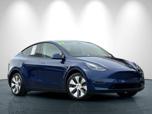 Used 2024 Tesla Model Y Long Range AWD/4WD image 2