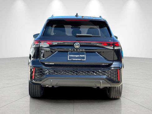 New 2026 Volkswagen Tiguan SEL R-Line AWD/4WD image 4