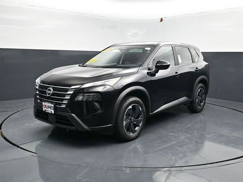 Used 2025 Nissan Rogue SV AWD/4WD image 4