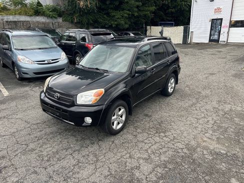 Used 2005 Toyota RAV4 4WD image 3