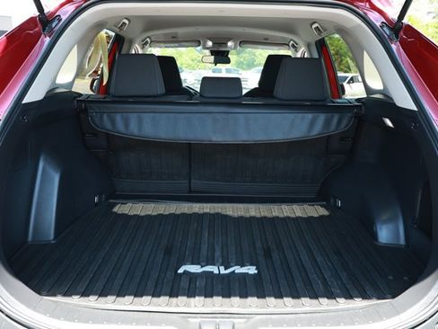 Used 2023 Toyota RAV4 LE AWD/4WD image 10