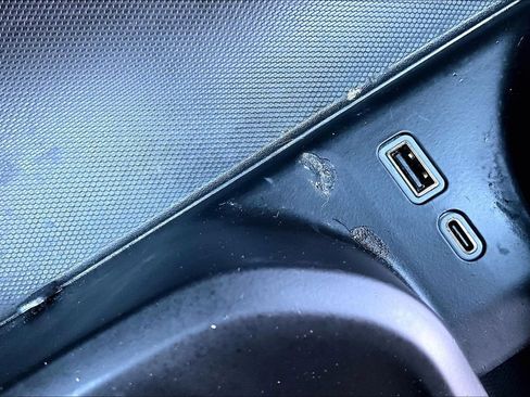 Used 2025 GMC Sierra 1500 AT4 image 15