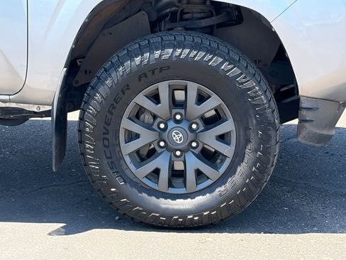 Used 2018 Toyota Tacoma SR w/ SR Convenience Package AWD/4WD image 6