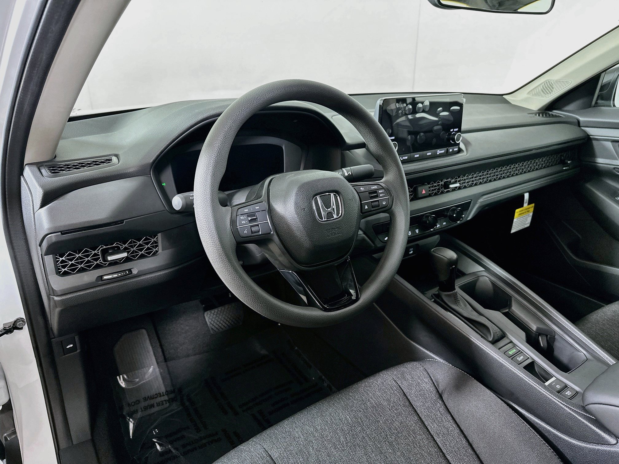 Used 2025 Honda Accord SE image 9