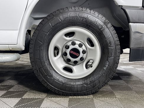 Used 2024 GMC Savana 2500 w/ Driver Convenience Package image 6