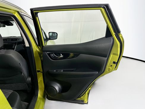 Used 2020 Nissan Rogue Sport SV image 28