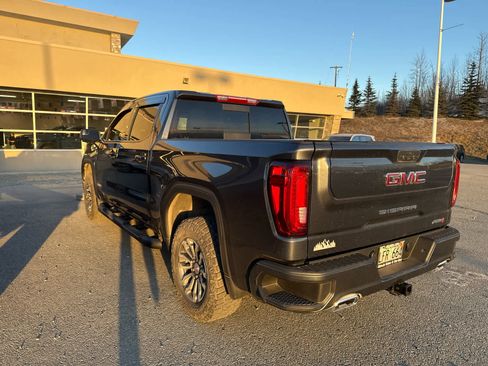 Used 2021 GMC Sierra 1500 AT4 w/ AT4 Preferred Package image 2