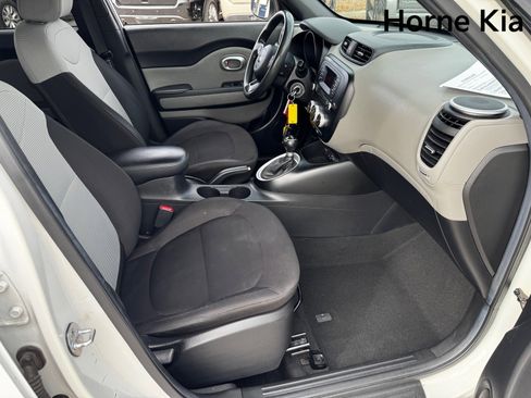 Used 2016 Kia Soul image 24