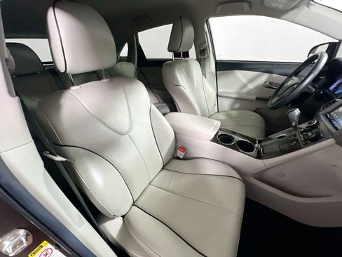 Used 2014 Toyota Venza XLE image 31