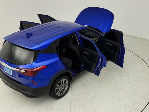 Used 2023 Kia Seltos LX image 44