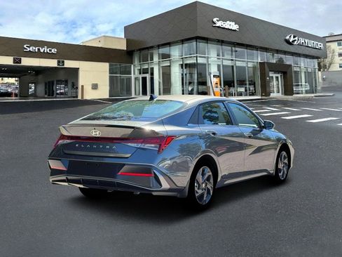 New 2026 Hyundai Elantra SEL Sport Premium FWD image 7