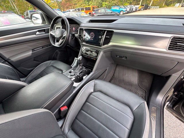 Used 2023 Volkswagen Atlas Cross Sport SEL Premium R-Line AWD/4WD image 29