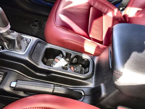 Used 2024 Jeep Wrangler Unlimited Rubicon 392 image 21