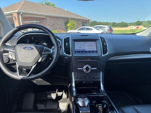 Used 2019 Ford Edge Titanium AWD/4WD image 17