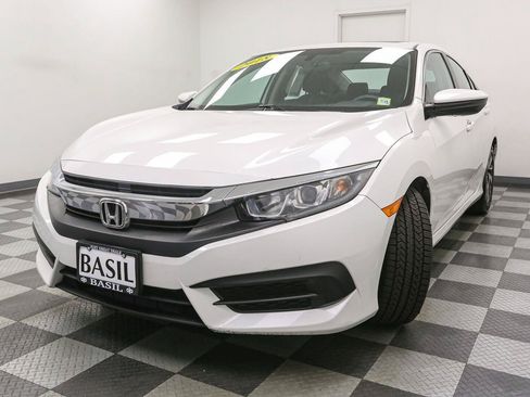 Used 2018 Honda Civic EX image 5