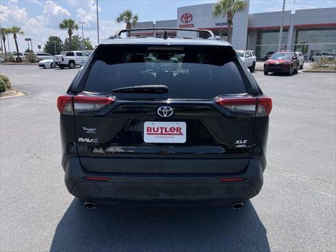 Certified 2021 Toyota RAV4 XLE Premium AWD/4WD image 4