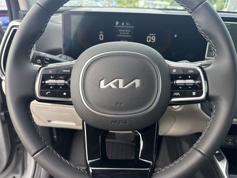 New 2025 Kia Sorento S image 17
