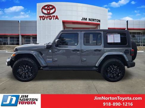 Used 2022 Jeep Wrangler Unlimited Sahara AWD/4WD image 4