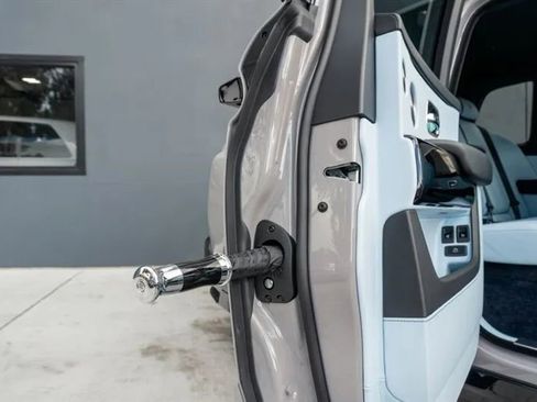 Used 2026 Rolls-Royce Cullinan image 24