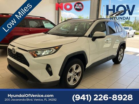 Used 2019 Toyota RAV4 XLE w/ Convenience Package FWD image 3