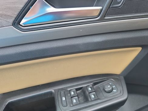 Used 2020 Volkswagen Atlas Cross Sport SE w/ Panoramic Sunroof Package AWD/4WD image 14